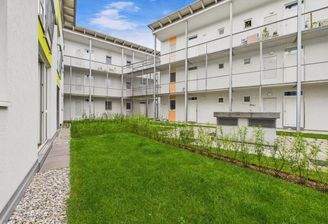 CAM04191G0-PR0057-STILL010