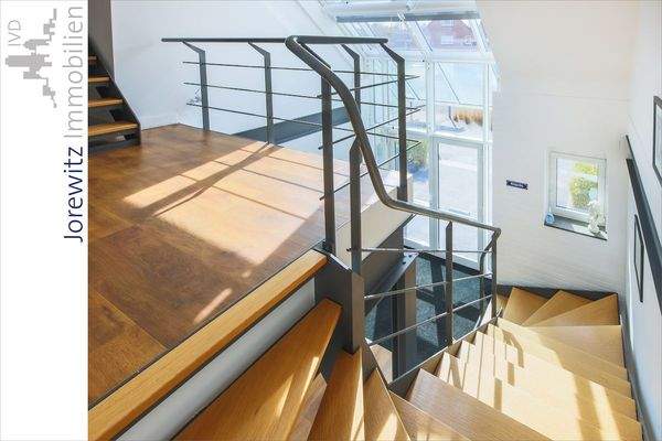 022 - Aufgang Galerie