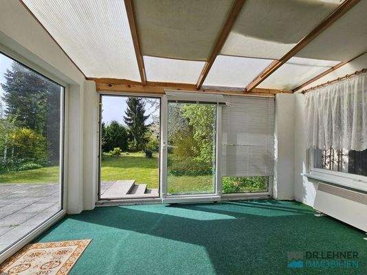 Wintergarten mit Terrassenzugang 