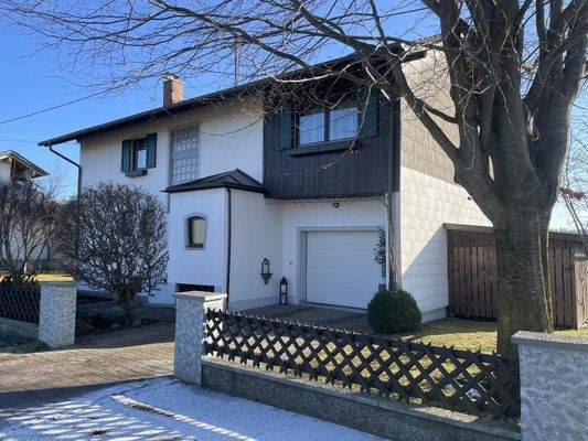 Blick vom äußeren Kfz-Stellplatz