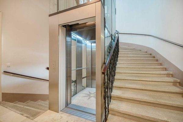 1010_Wien_Imperiales Palais-Apartment_ Lift