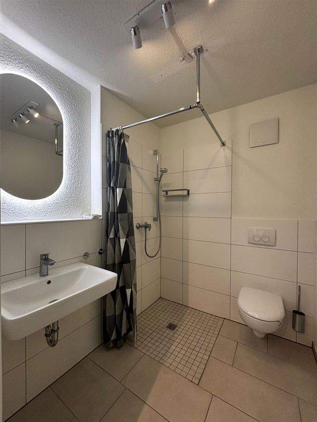 Möblierte 1-Zimmer-Wohnung mit Balkon u. Aufzug im Neubau// Knooper Weg 28 - Photo 4