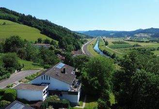 Außenansicht mit traumhaften Blick ins Kinzigtal