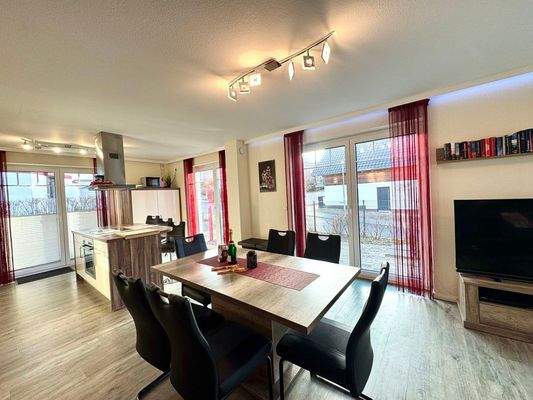 Küche u. Essbereich 