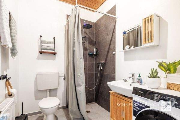 Vermietete Einliegerwohnung: Badezimmer