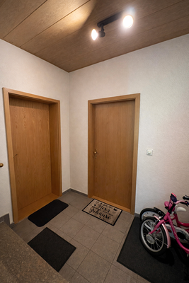 Eingang Wohnungen EG