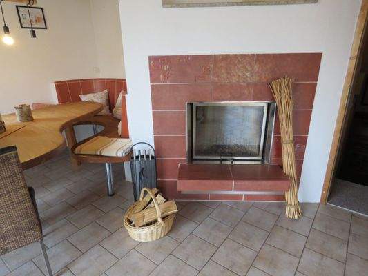 Kachelofen mit Sichtglas 