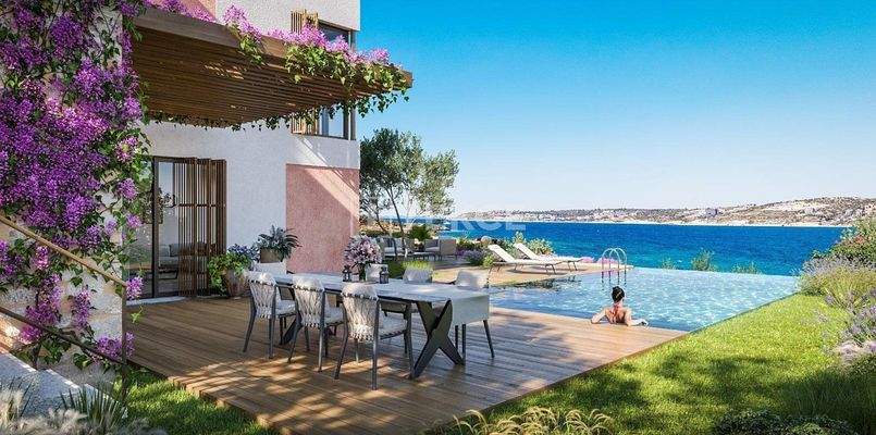 Detached Beachfront Villas with Swimming Pool in İzmir Çeşme