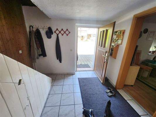 Ausblick von der Küche in den Eingangsflur