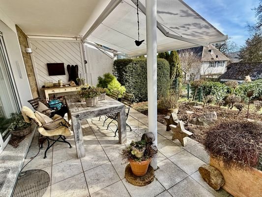 Terrasse mit Markise