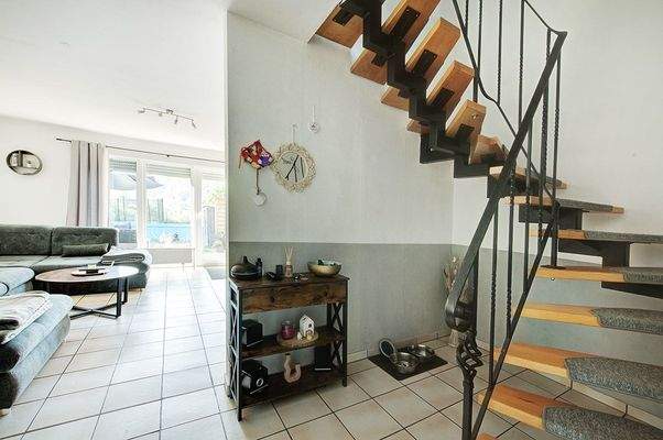 Treppenhaus/ Wohn-Essbereich