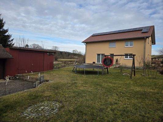 1363 - Haus mit Terrasse u. Garten