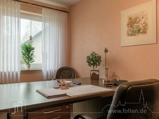 Arbeits- oder Kinderzimmer 2
