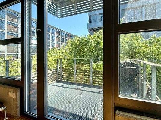 seitlicher Balkon vom Luftraum