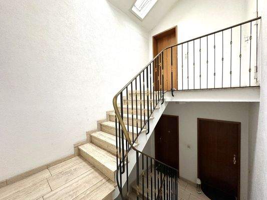 Treppe rauf in das DG ...