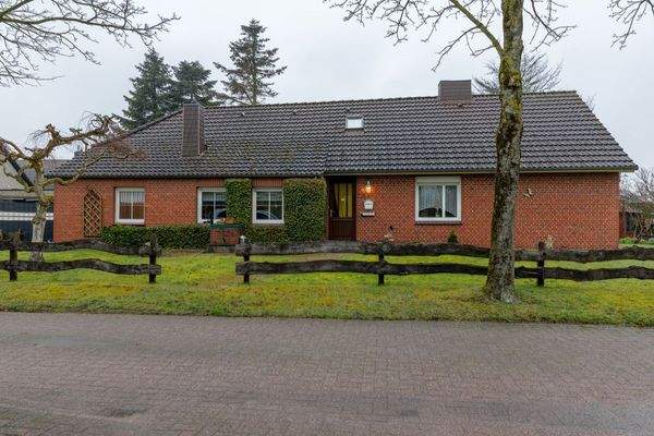 16 - Straßenansicht