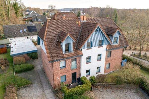 Blick auf den KFZ-Außenstellplatz