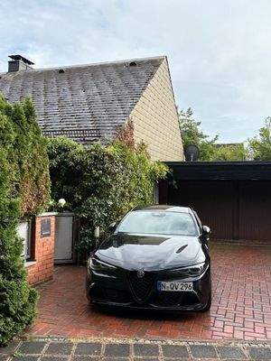 EFH mit EG+UG + Doppel-Garage