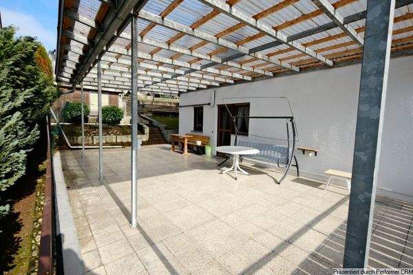 EG Große überdachte Terrasse mit Zugang zum Garten