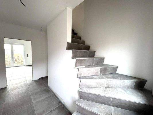 Eingangsbereich, demnächst mit Treppengeländer ;-)