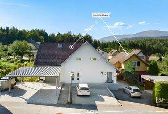 Blick auf beide Gebäude von Osten