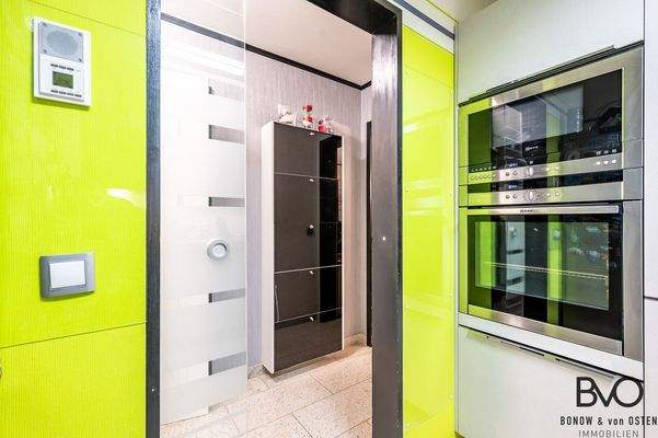 Glasschiebetür zur Küche