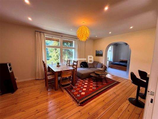 Wohnzimmer mit Schlafzimmer !