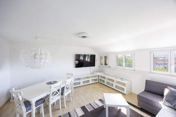 Dachgeschosseinheit rechts