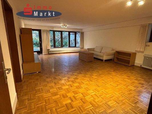 (Wohn)Zimmer im Souterrain mit Westterrasse