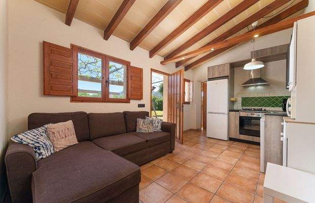 Wohn-Essbereich mit offener Küche im Gästehaus