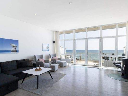 Wohn- und Essbereich...