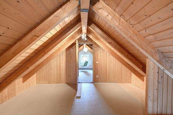 Dachgeschossraum – Vielseitig nutzbar, Leiterzugang