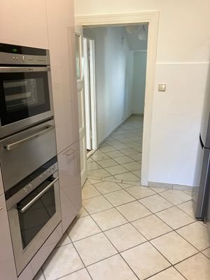 Küche mit Blick zum Flur
