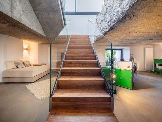 Treppe zum unteren Wohnbereich