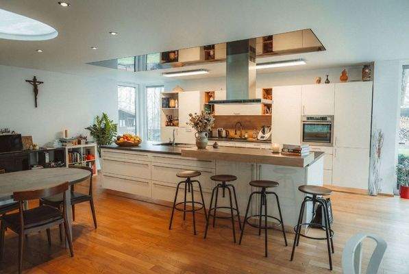 Küche mit Einbauküche