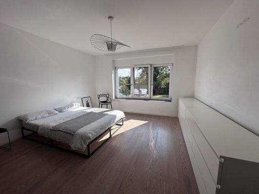 Elternschlafzimmer (EG)