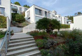 Die Wohnanlage am Hang