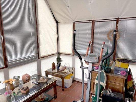 gemütlicher Wintergarten im DG