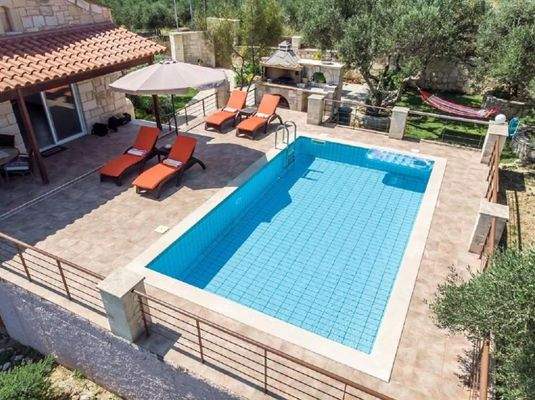 Kreta, Agia Marina: Luxuriöse Steinvilla mit Meer- und Sonnenuntergangsblick zu verkaufen