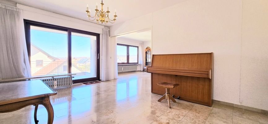 Wohn-/Esszimmer OG