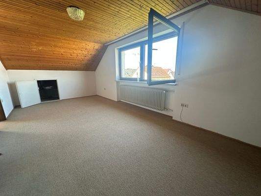Dachgeschoss komplett ausgebaut.jpg