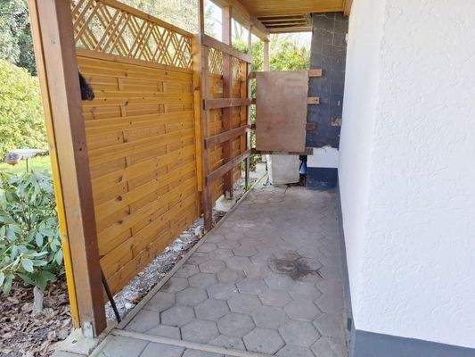 überdachter Unterstand