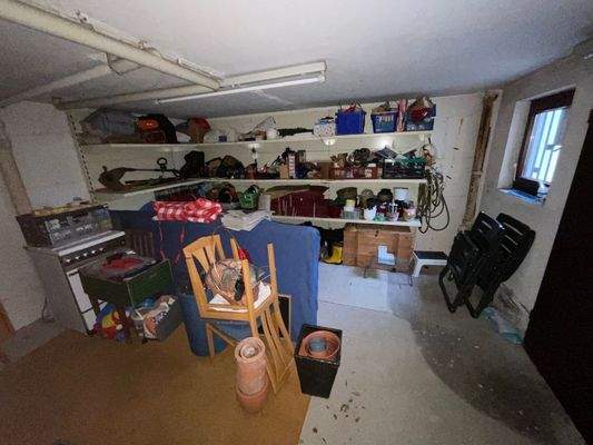 Abstellraum mit Ausgang Garten