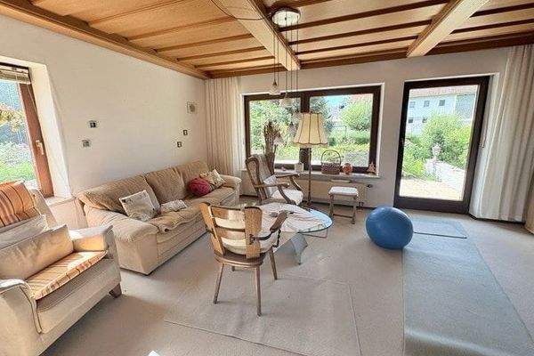 Wohnzimmer mit Terrasse - EG