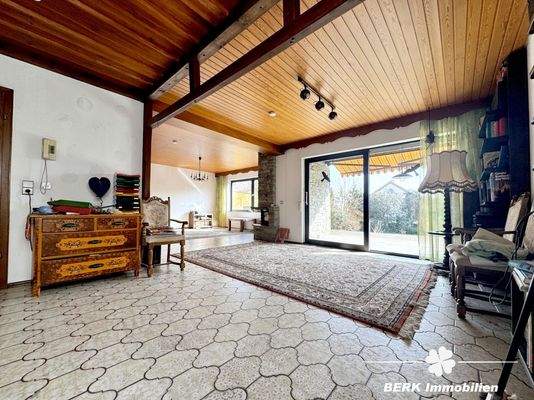 Essbereich m Blick auf Terrasse