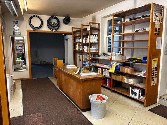 Ladenfläche mit Thekenbereich