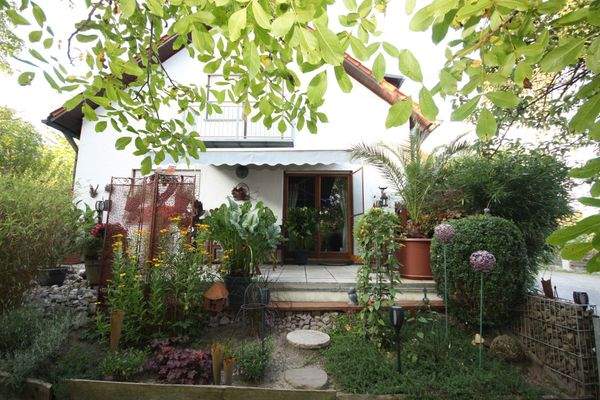 Fassade (vorderes Haus)