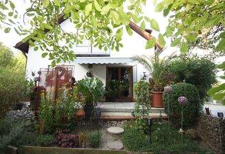 Fassade (vorderes Haus)