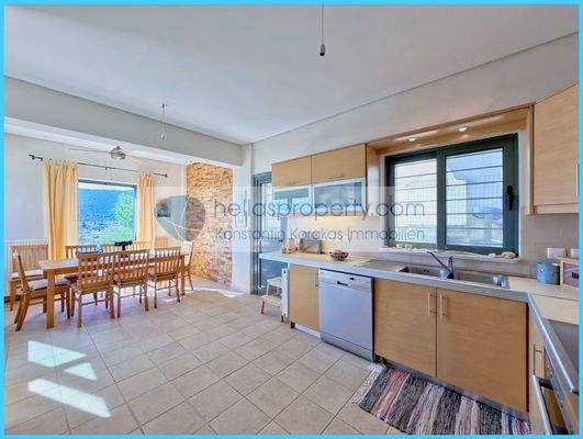 bfcffd3a06eb4a80bf52f08a260d9138-original