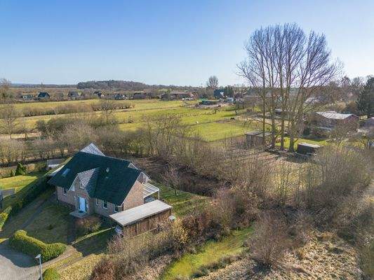 Direkte Lage am Grünland 